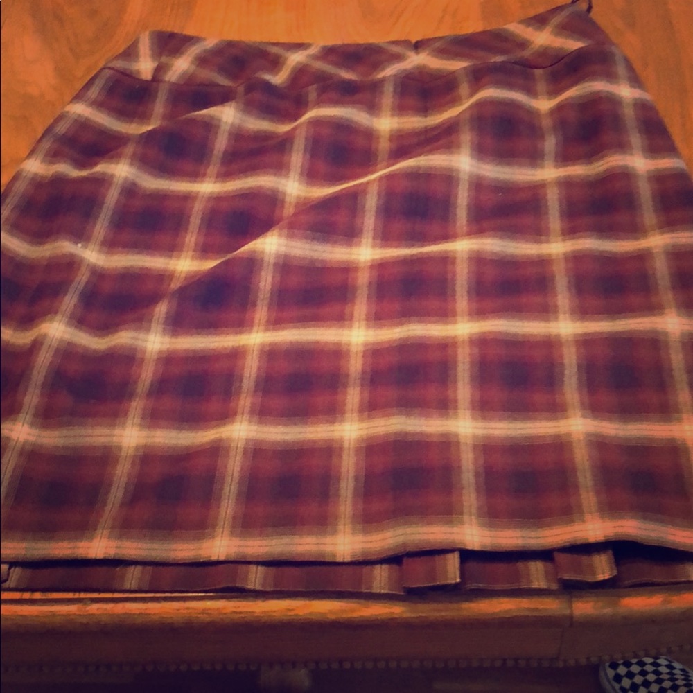 Women’s plaid pleated skirt